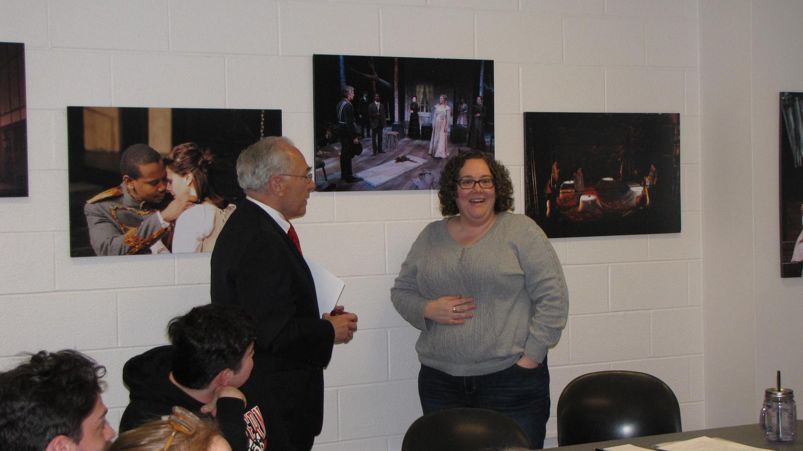 Interim University President Joe Alutto presents Jennifer Schlueter with the 2014 Alumni Award for Distinguished Teaching. 